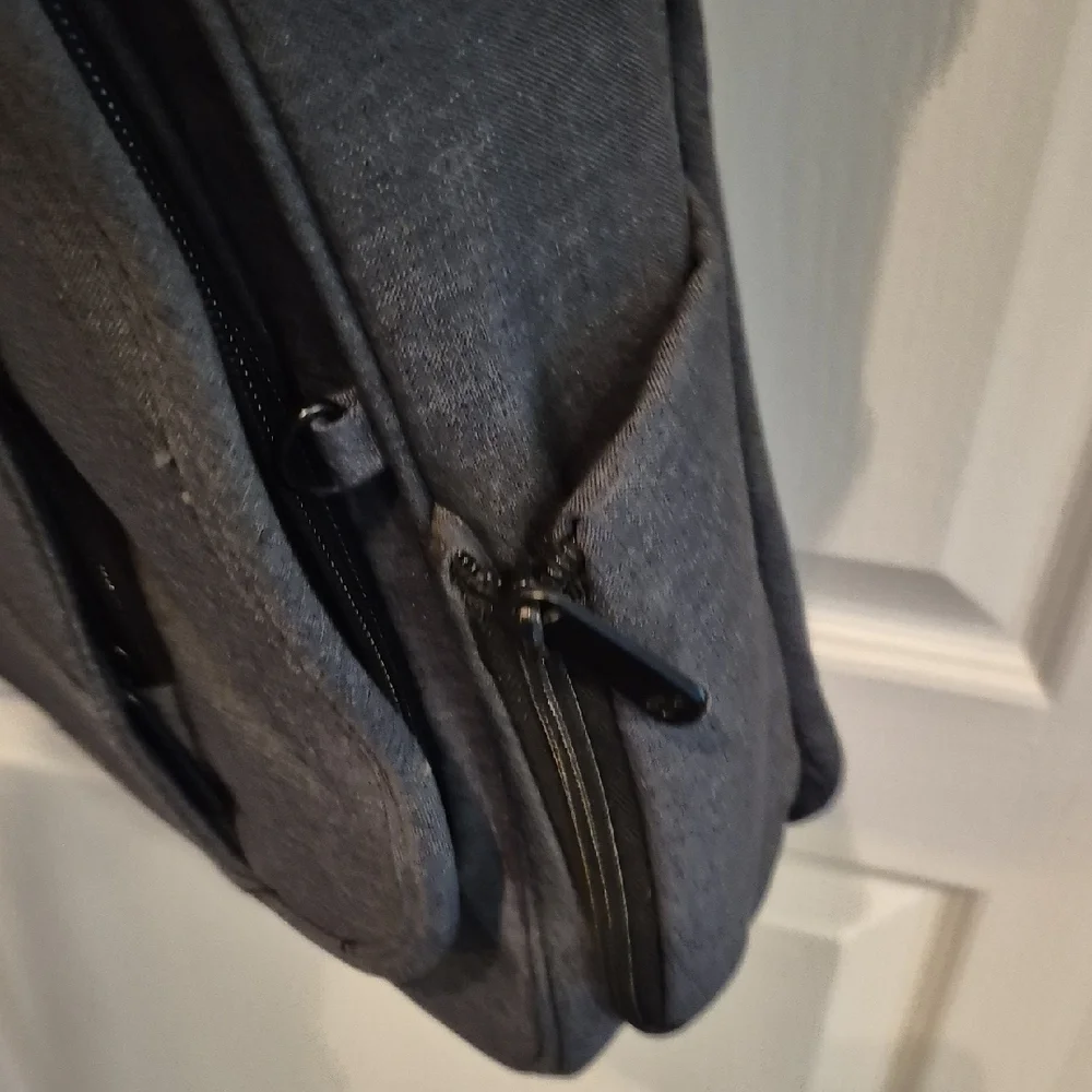 Travelon Anti-Theft Urban Gray Crossbody Messenger Bag with Adjustable Strap